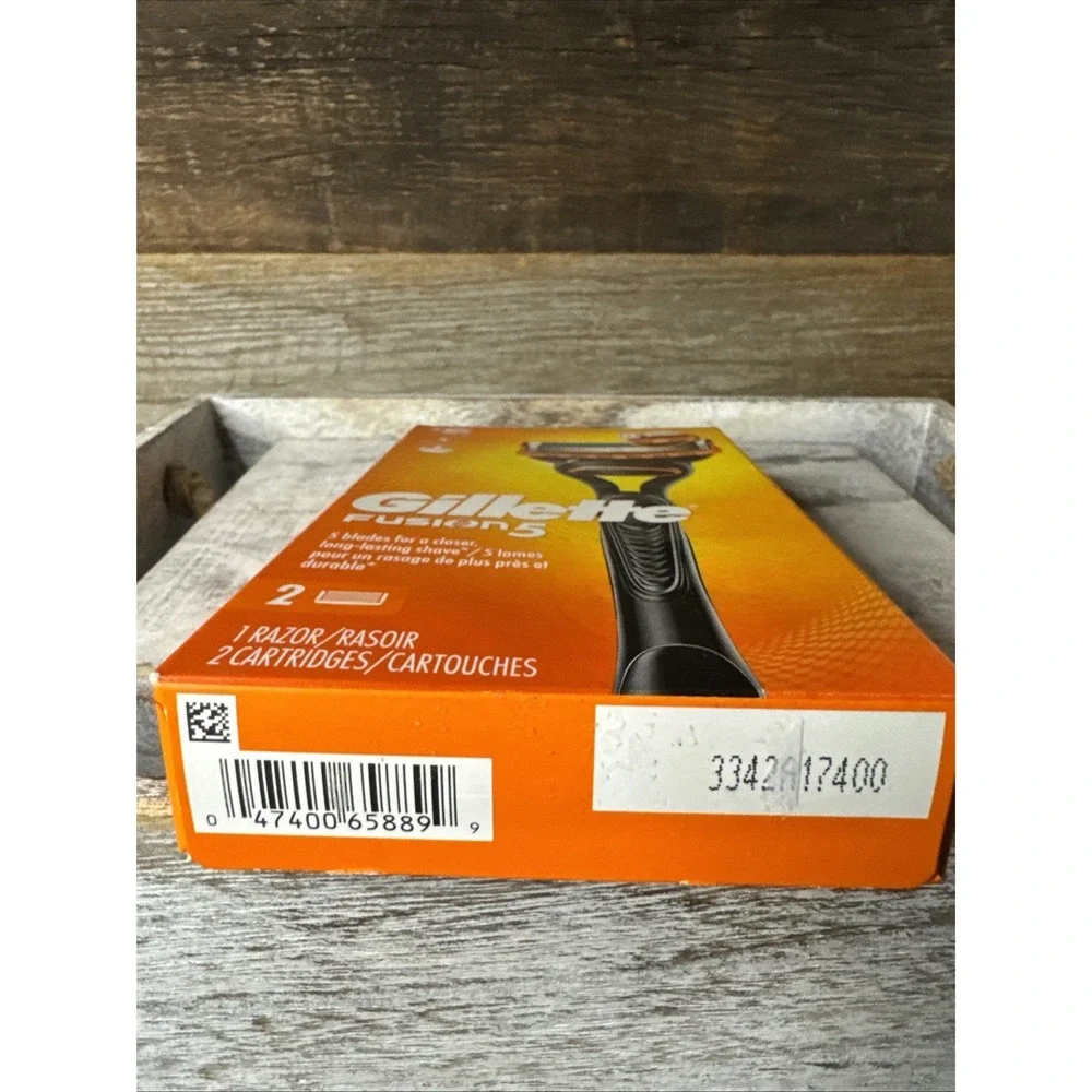 Gillette Fusion5 ProShield Razor Handle + 2 Blade‎ Refills NEW | MSRP = $17